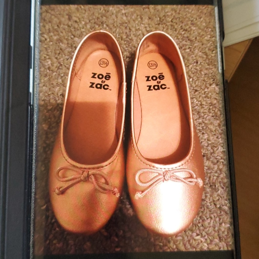 Gebtly worn Girls Slippers